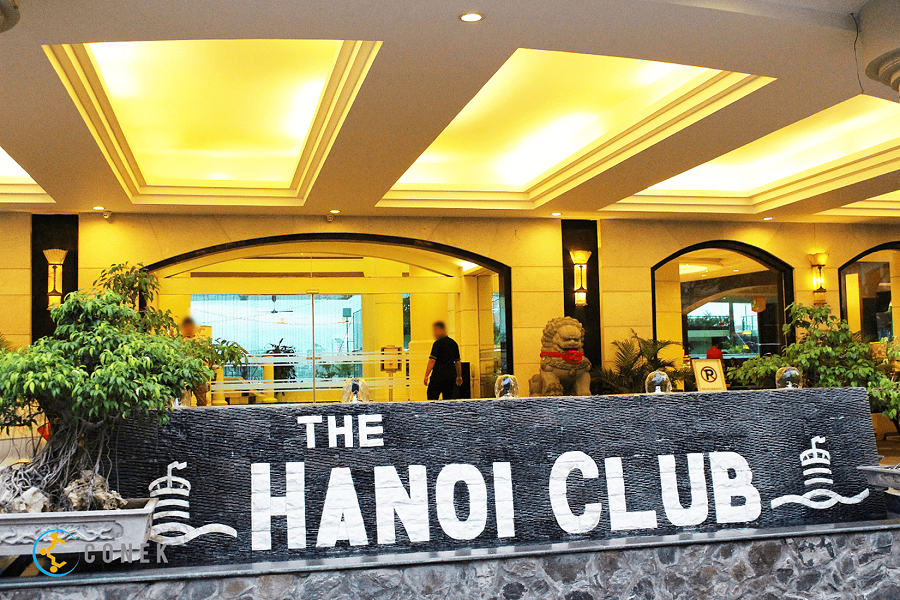Lối ra vào khách sạn Hà Nội Club